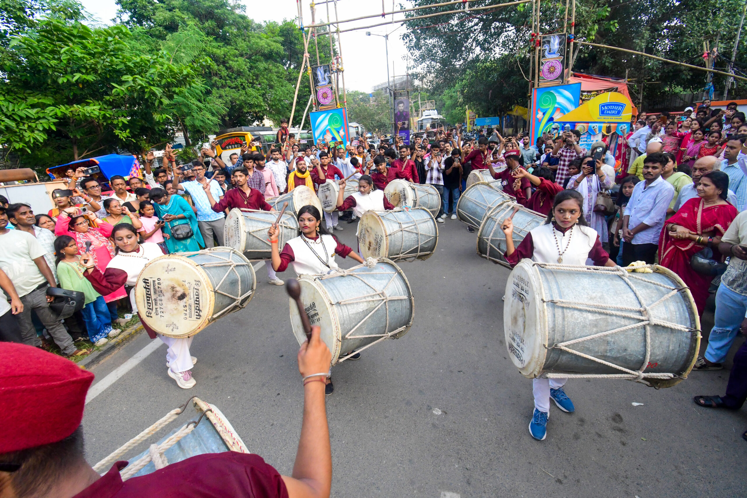 Patna: Ganesh Visarjan celebrations #Gallery Patna: Ganesh Visarjan celebrations #Gallery