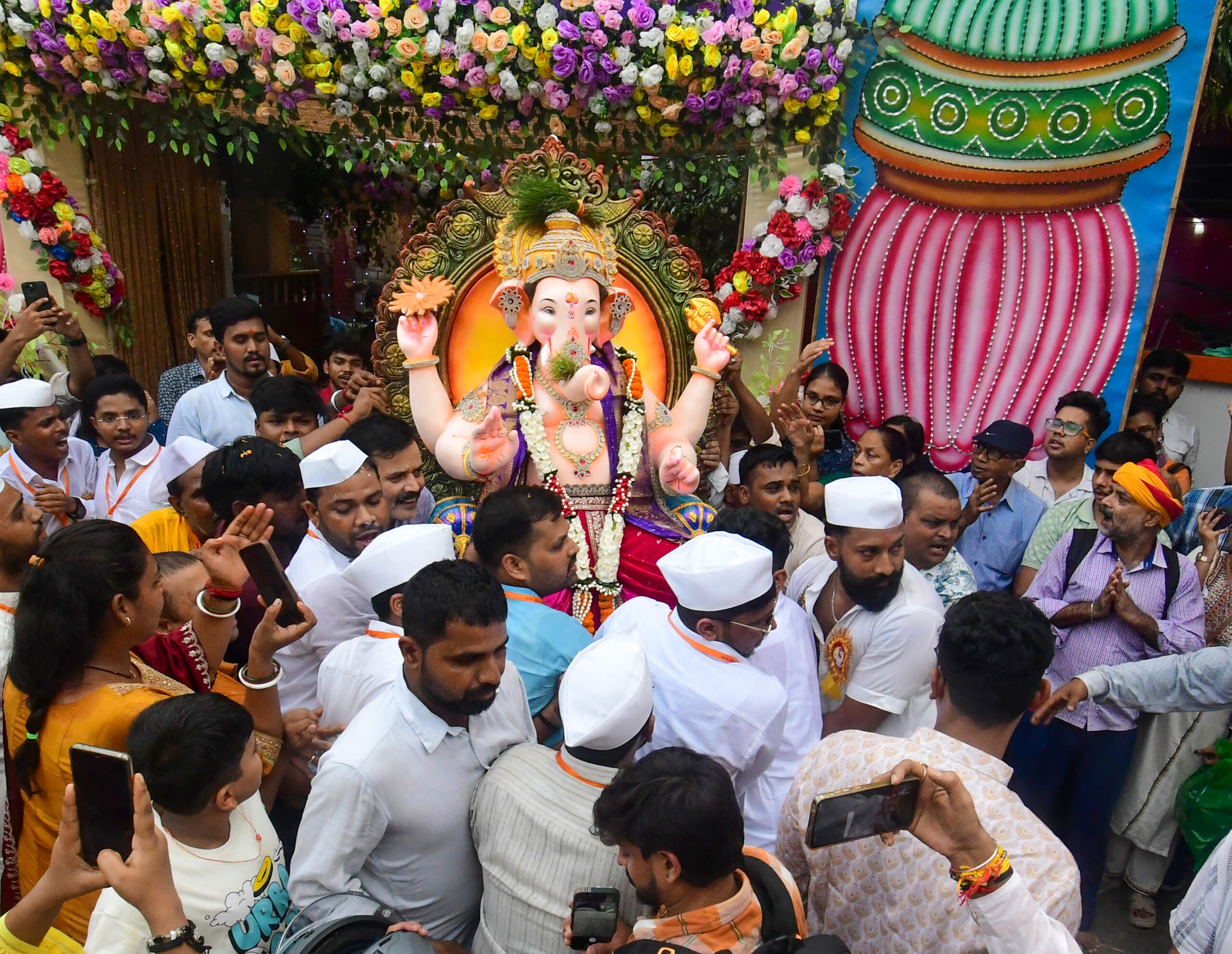 Patna: Ganesh Visarjan celebrations #Gallery Patna: Ganesh Visarjan celebrations #Gallery