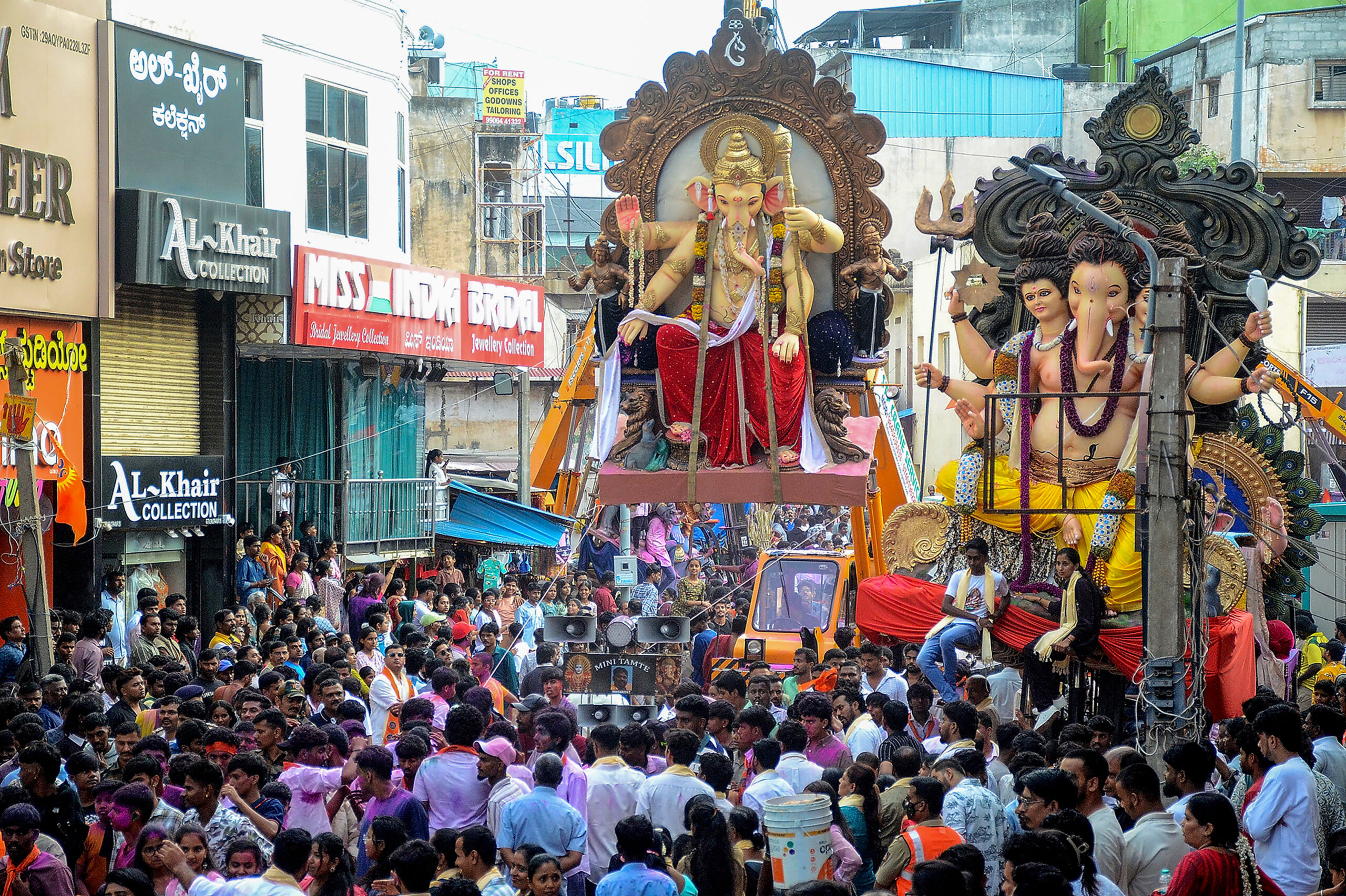 Bengaluru: Ganesh Visarjan procession #Gallery Bengaluru: Ganesh Visarjan procession #Gallery