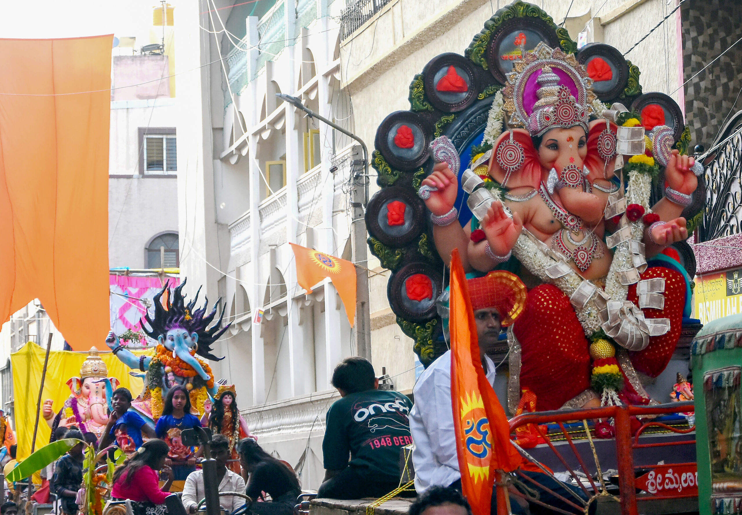 Bengaluru: Ganesh Visarjan procession #Gallery Bengaluru: Ganesh Visarjan procession #Gallery