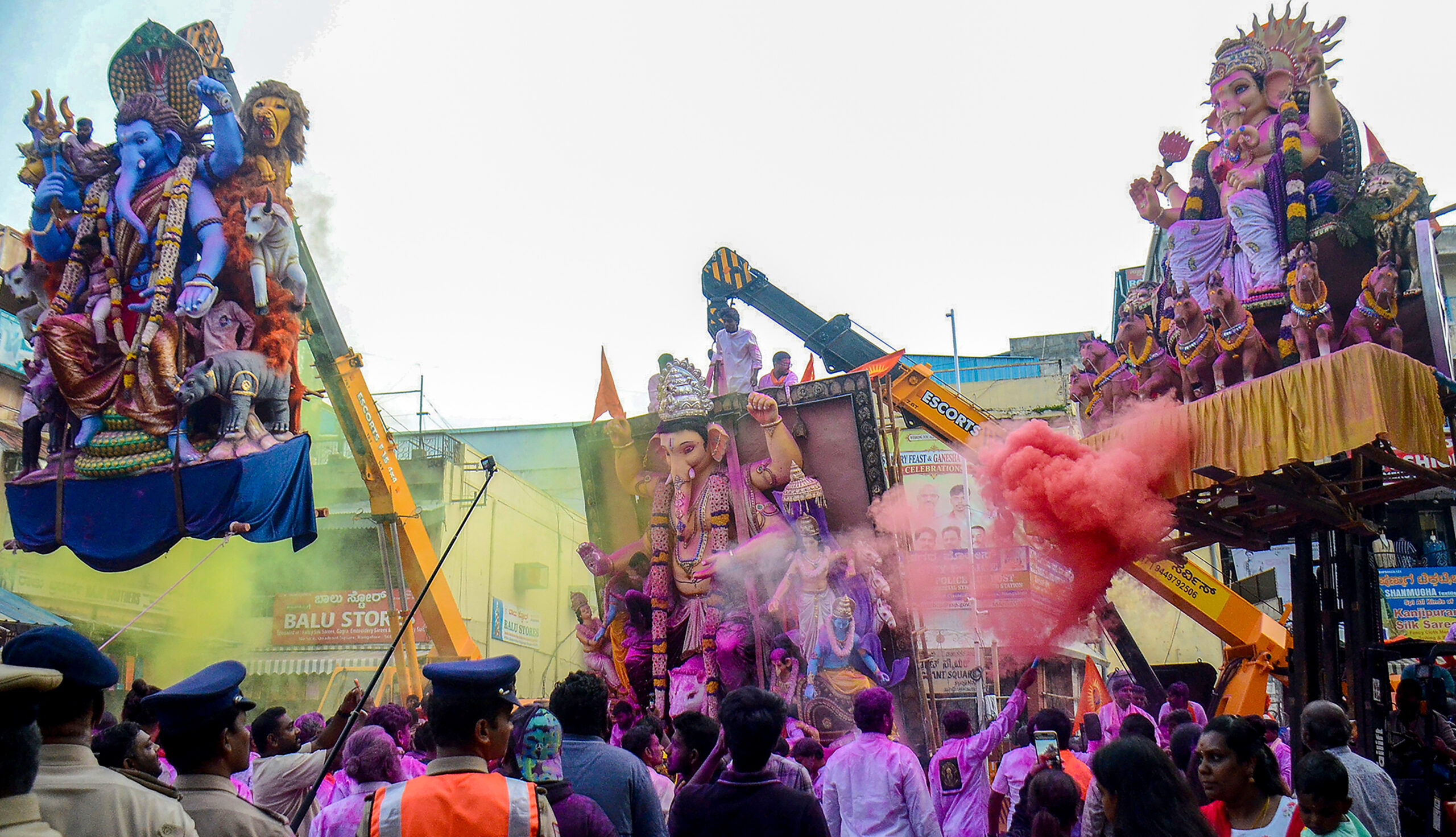 Bengaluru: Ganesh Visarjan procession #Gallery Bengaluru: Ganesh Visarjan procession #Gallery