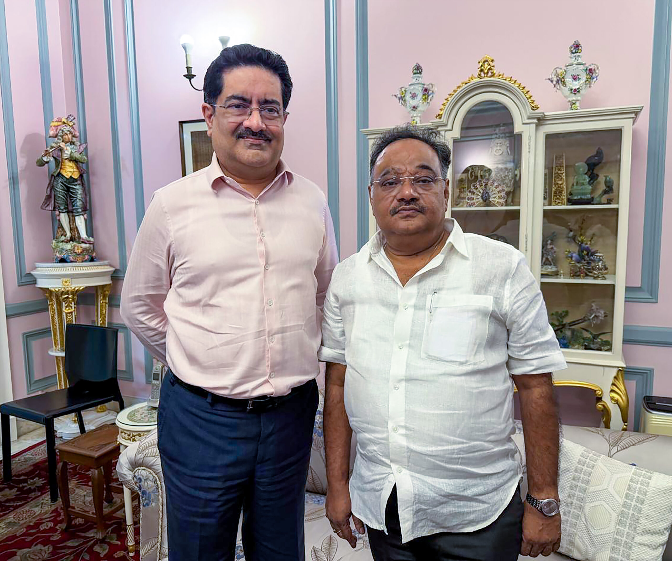 Kolkata: Samik Bhattacharya meets Kumar Mangalam Birla #Gallery Kolkata: Samik Bhattacharya meets Kumar Mangalam Birla #Gallery
