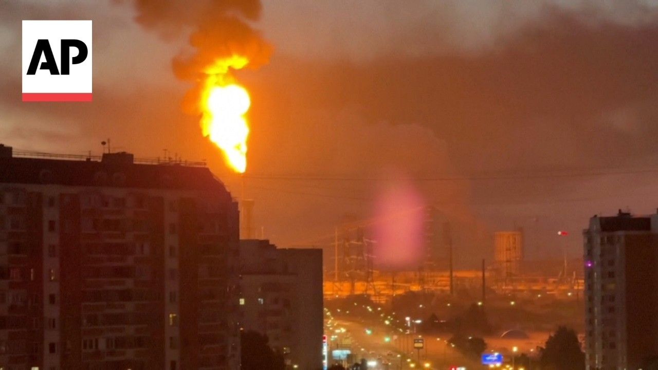 Moscow attacked by hundreds of drones, killing two people (Video)