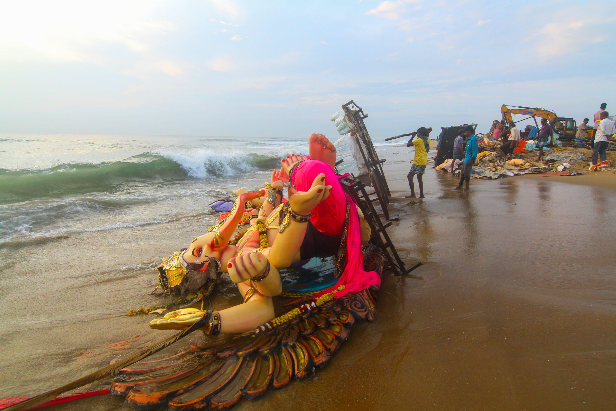 Chennai: Remains of Ganesha idols seen after immersion in Bay of Bengal #Gallery Chennai: Remains of Ganesha idols seen after immersion in Bay of Bengal #Gallery