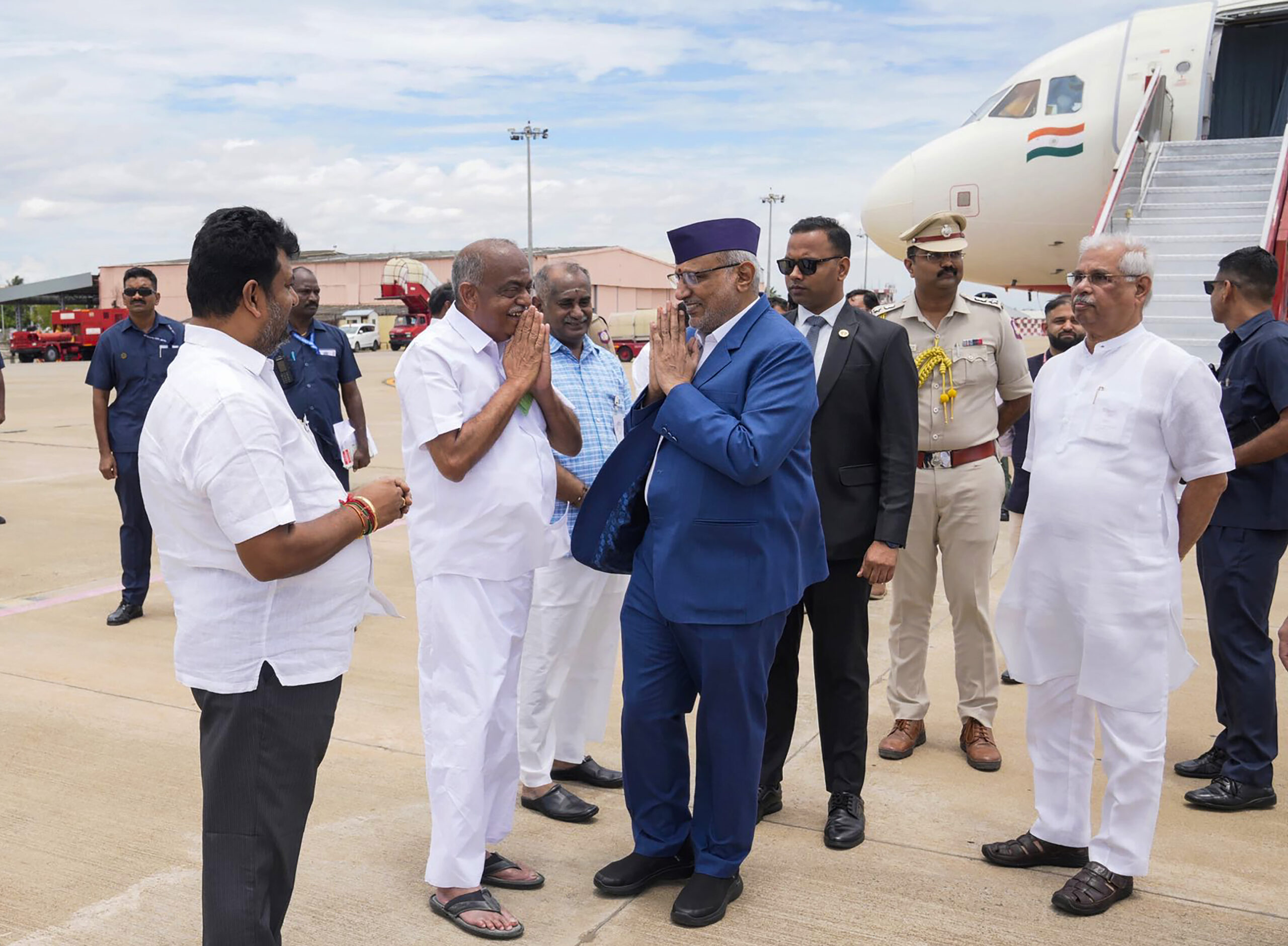 Coimbatore: Vice President C. P. Radhakrishnan receives a warm welcome upon his arrival at Coimbatore International Airport on Monday, September 21, 2026. (Photo: IANS/X/@VPIndia)
