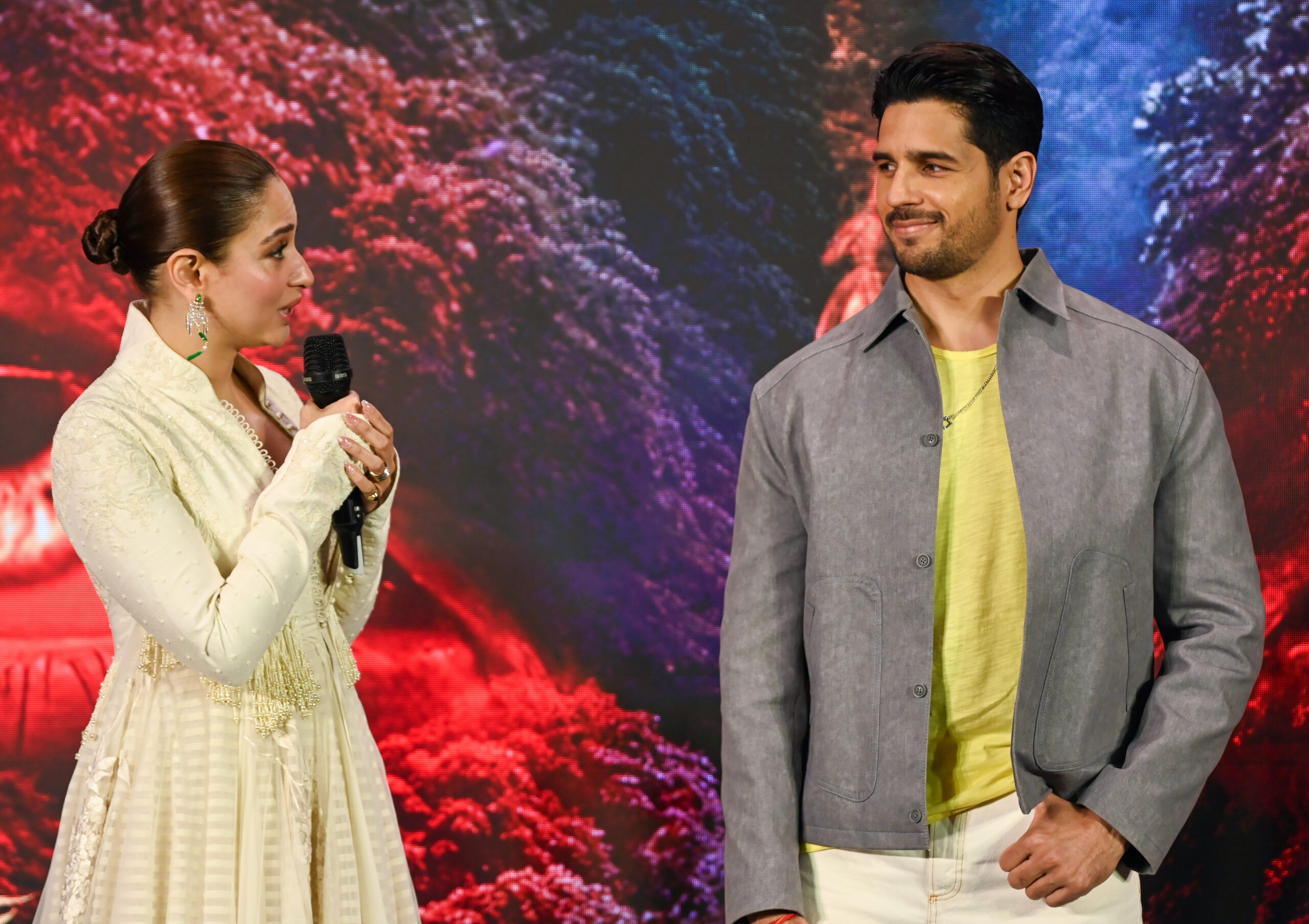 New Delhi: Sidharth Malhotra and Tamannaah Bhatia Promote The Vvaan #Gallery New Delhi: Sidharth Malhotra and Tamannaah Bhatia Promote The Vvaan #Gallery