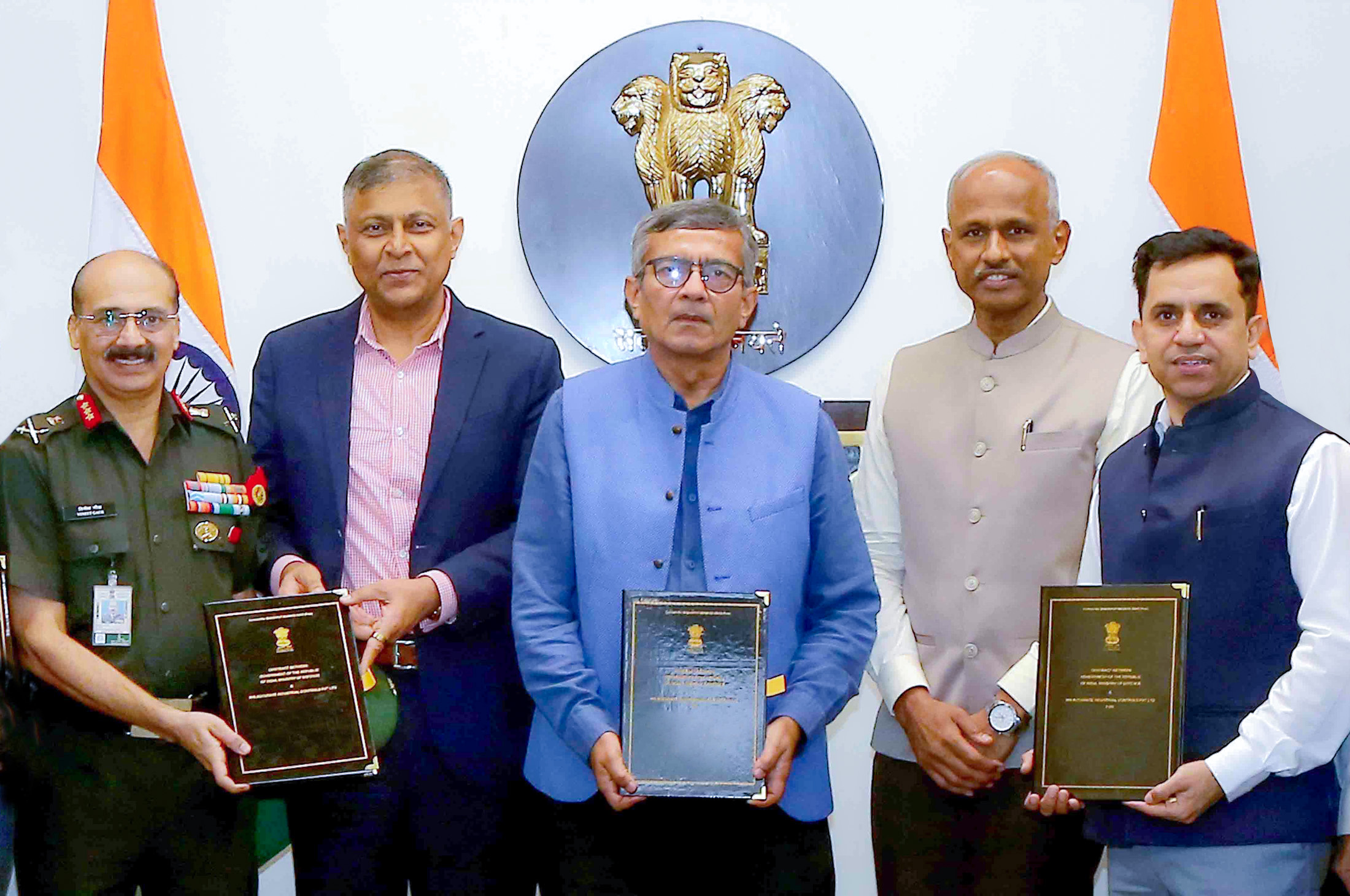 New Delhi: The Ministry of Defence signs a contract with Accurate Industrial Controls Private Limited for the procurement of Auxiliary Power Units (APUs) for T-72 and T-90 tanks, in the presence of Defence Secretary Rajesh Kumar Singh, in New Delhi on Monday, September 21, 2026. (Photo: IANS/PIB)