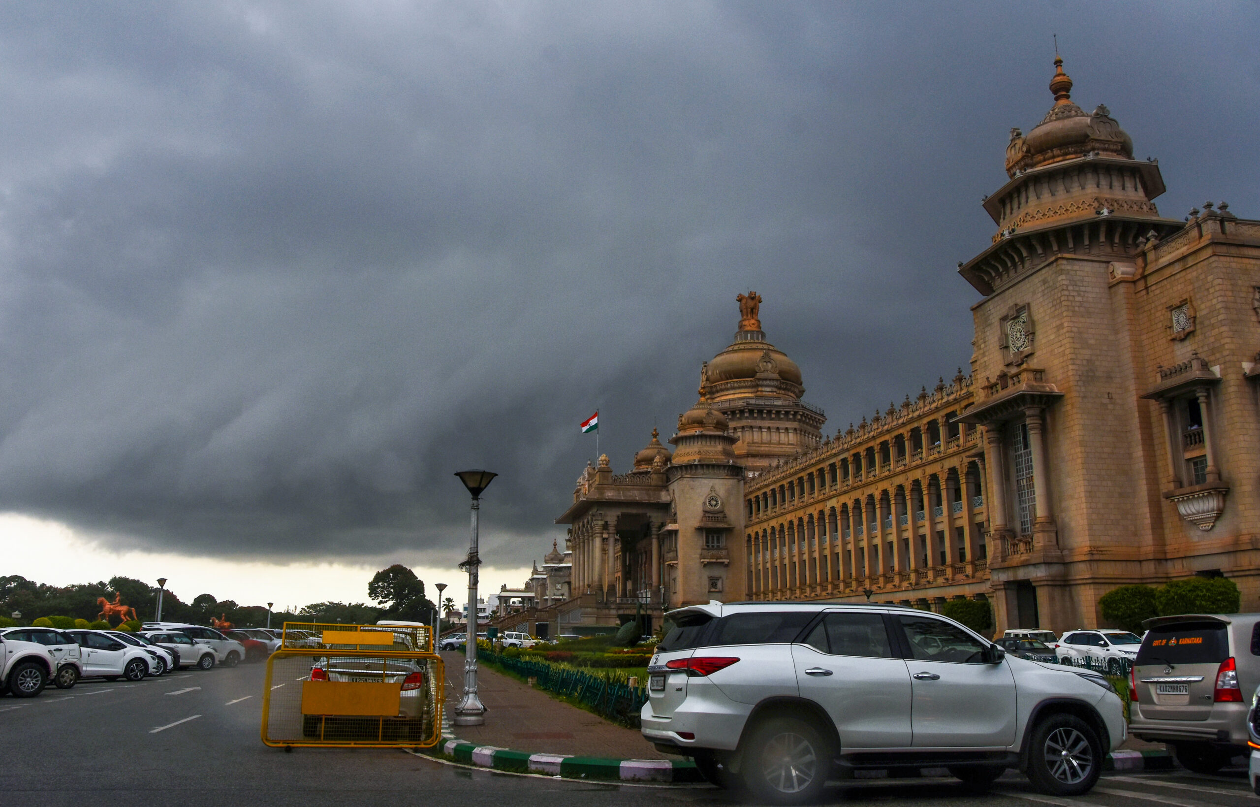 Bengaluru: Rain lashes city #Gallery Bengaluru: Rain lashes city #Gallery