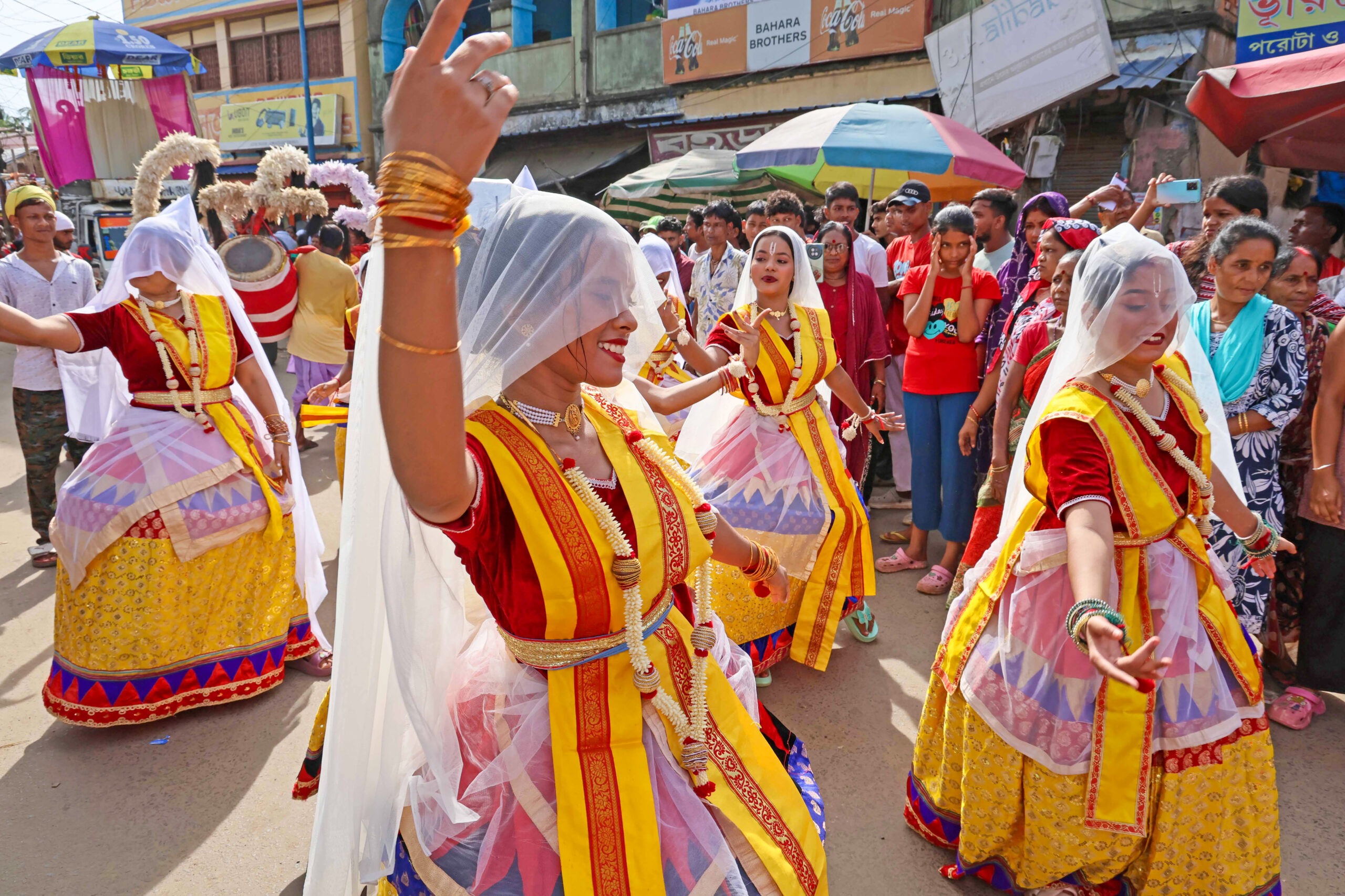 Birbhum: Lord Viswakarma idol immersion procession #Gallery Birbhum: Lord Viswakarma idol immersion procession #Gallery