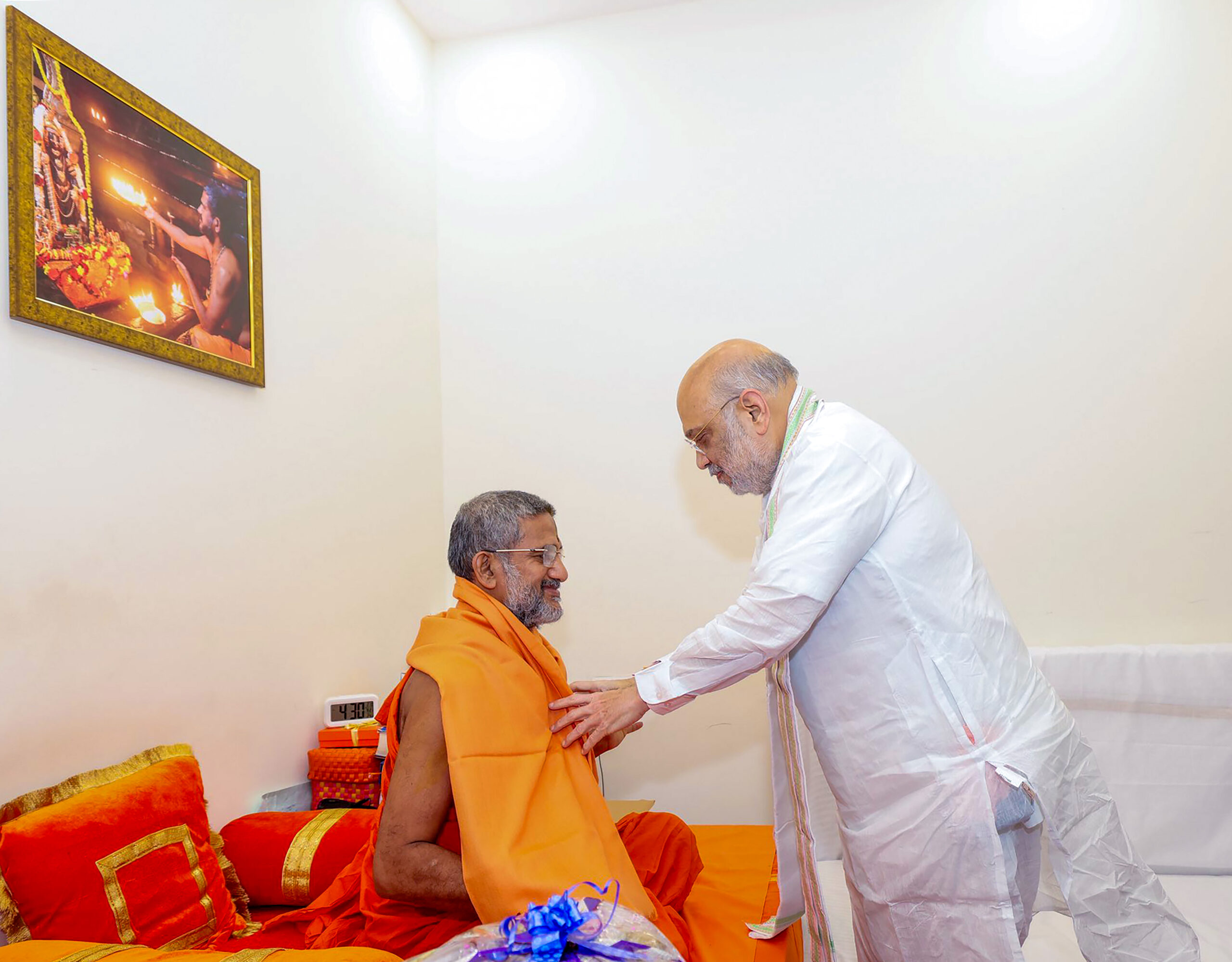 New Delhi: Amit Shah Visits Shri Vedavyasa Gurukulam #Gallery New Delhi: Amit Shah Visits Shri Vedavyasa Gurukulam #Gallery