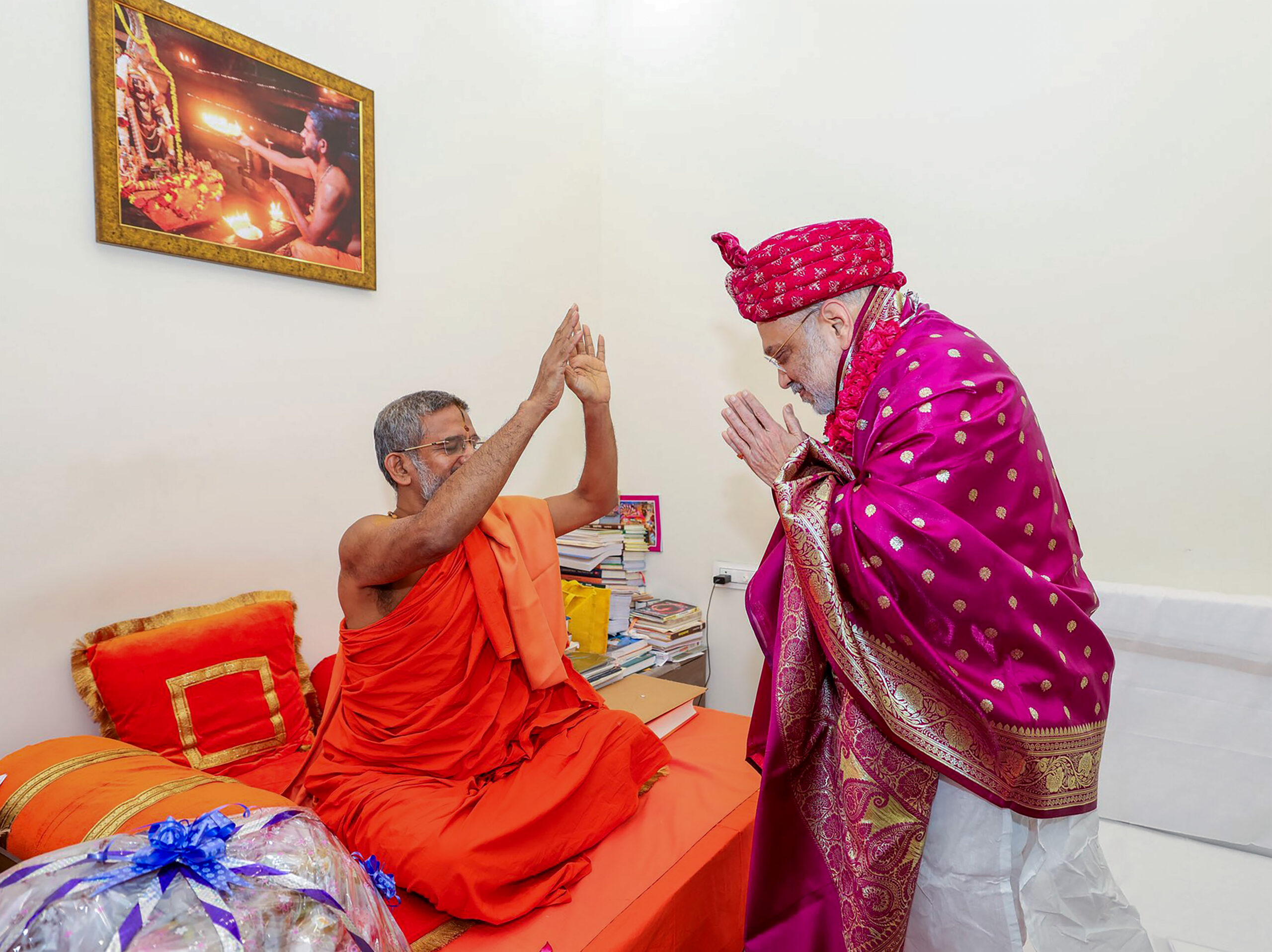 New Delhi: Amit Shah Visits Shri Vedavyasa Gurukulam #Gallery New Delhi: Amit Shah Visits Shri Vedavyasa Gurukulam #Gallery