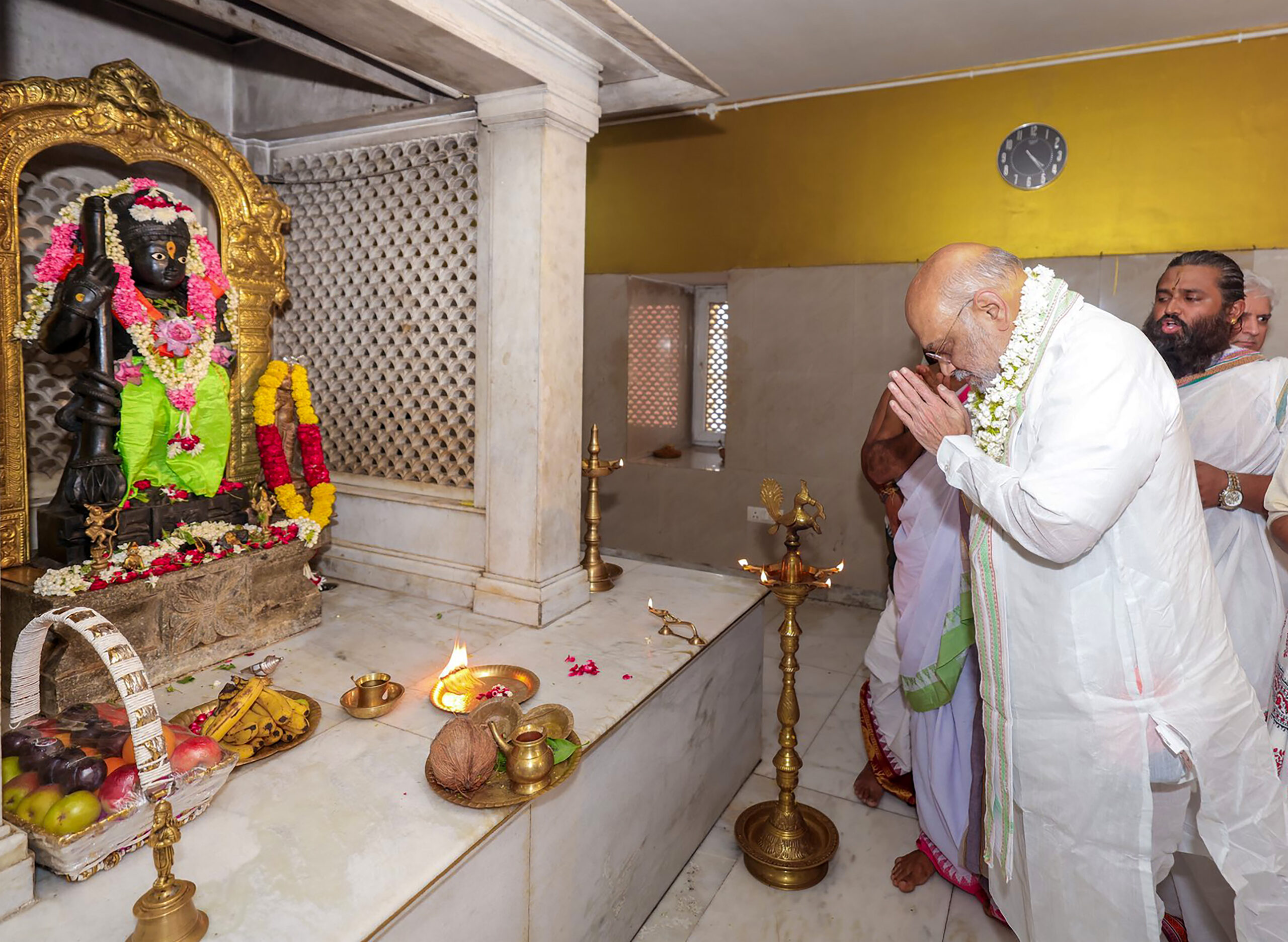 New Delhi: Amit Shah Visits Shri Vedavyasa Gurukulam #Gallery New Delhi: Amit Shah Visits Shri Vedavyasa Gurukulam #Gallery