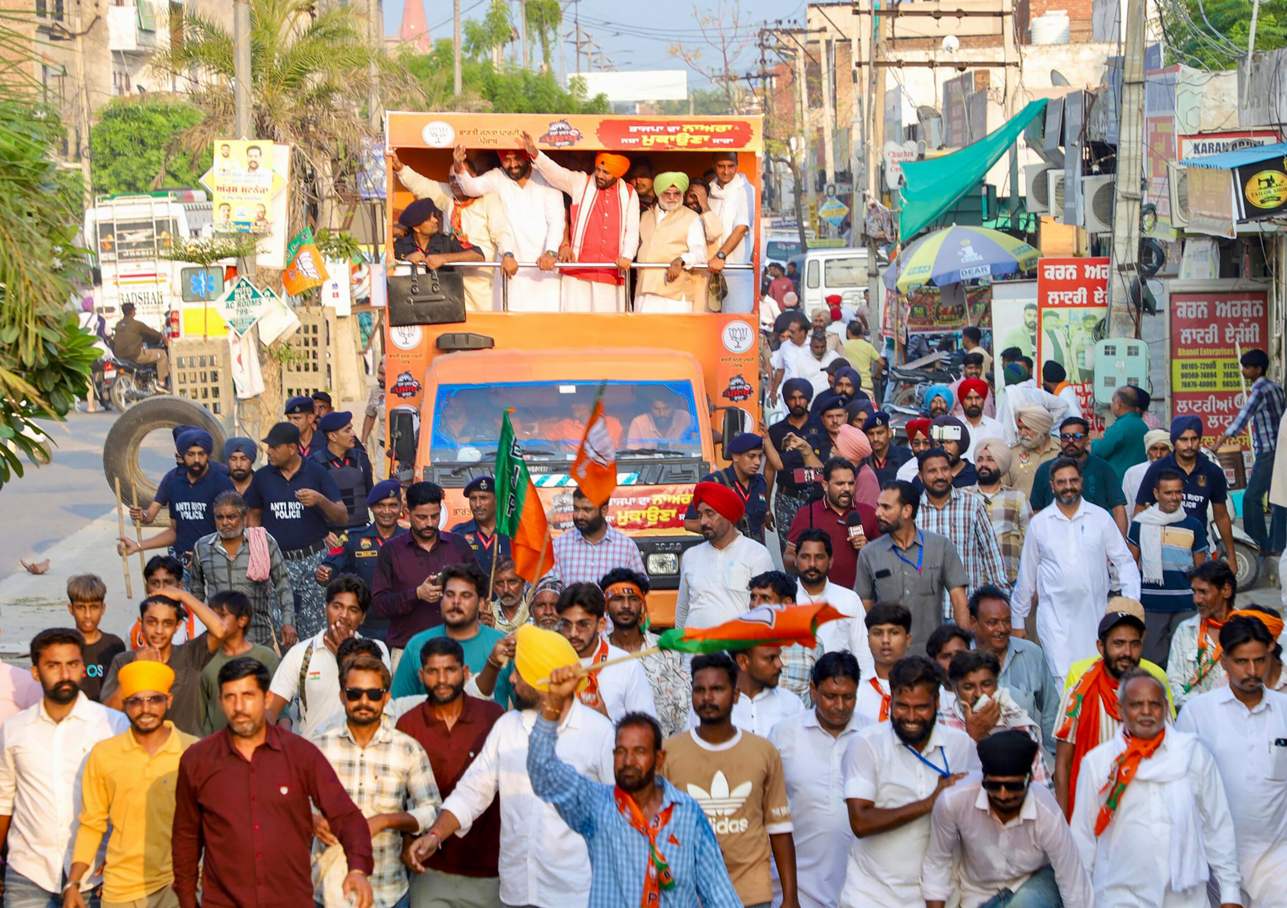 Jalalabad: CM Saini holds ‘Nasha Mukt Punjab Yatra’ roadshow #Gallery Jalalabad: CM Saini holds ‘Nasha Mukt Punjab Yatra’ roadshow #Gallery