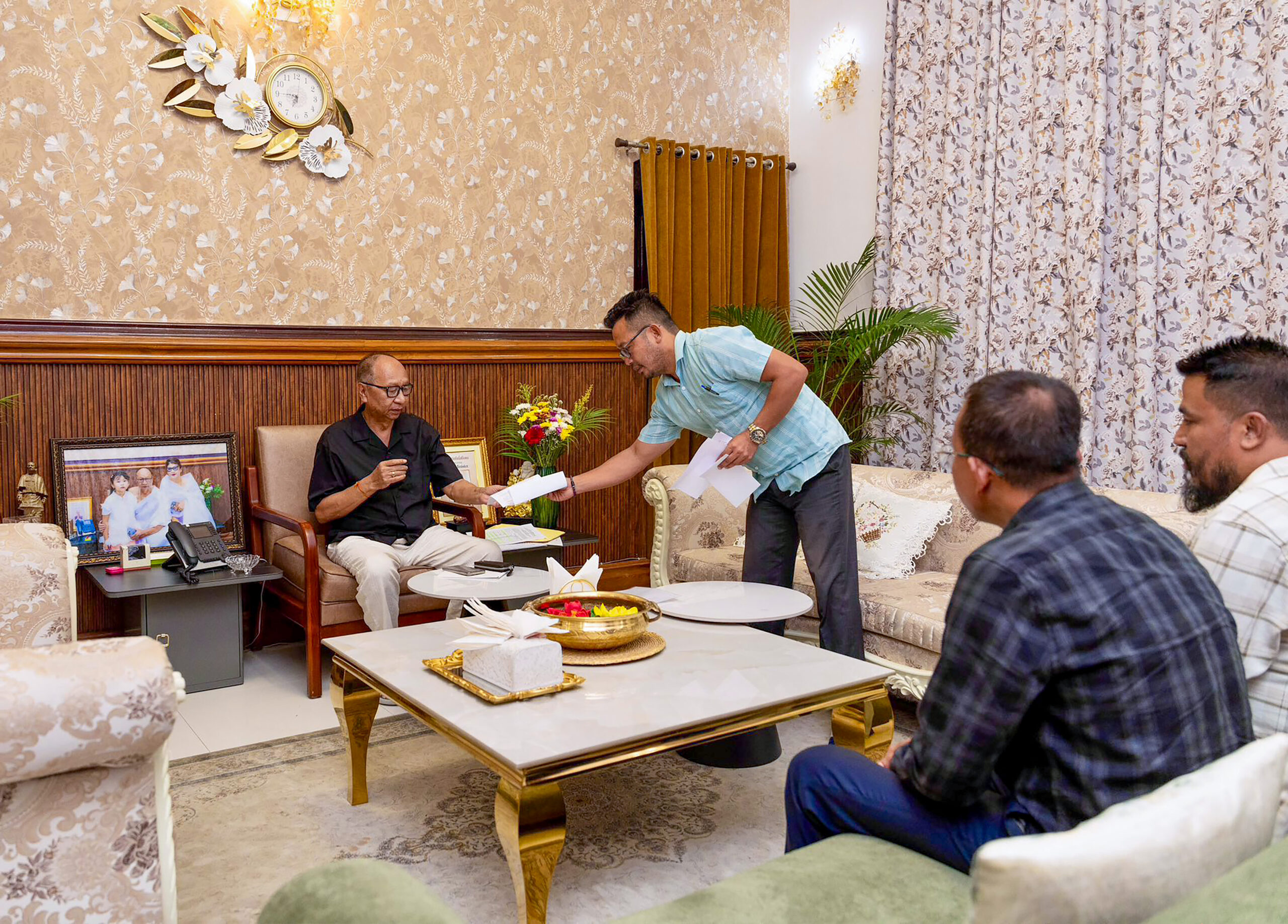 Imphal: Khemchand Yumnam meets Jiri Development Organisation delegation #Gallery Imphal: Khemchand Yumnam meets Jiri Development Organisation delegation #Gallery