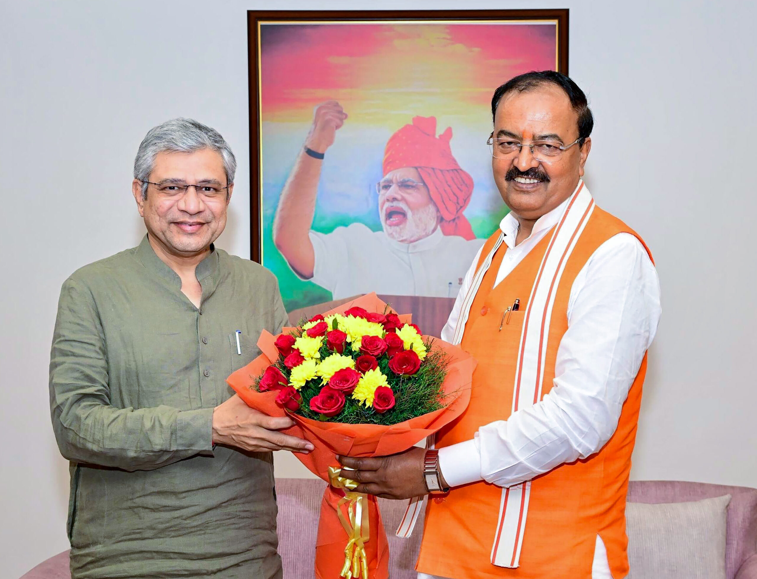 New Delhi: Keshav Prasad Maurya meets Ashwini Vaishnaw #Gallery New Delhi: Keshav Prasad Maurya meets Ashwini Vaishnaw #Gallery