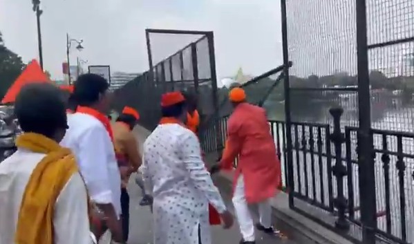 Protest over restrictions on immersion of idols at Tank Bund in Hyderabad
