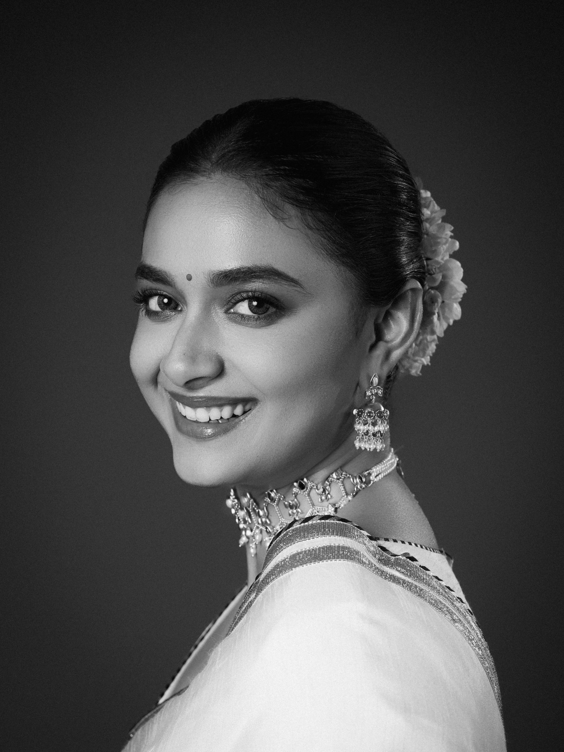 Actress Keerthi Suresh New Glam Stills Actress Keerthi Suresh New Glam Stills