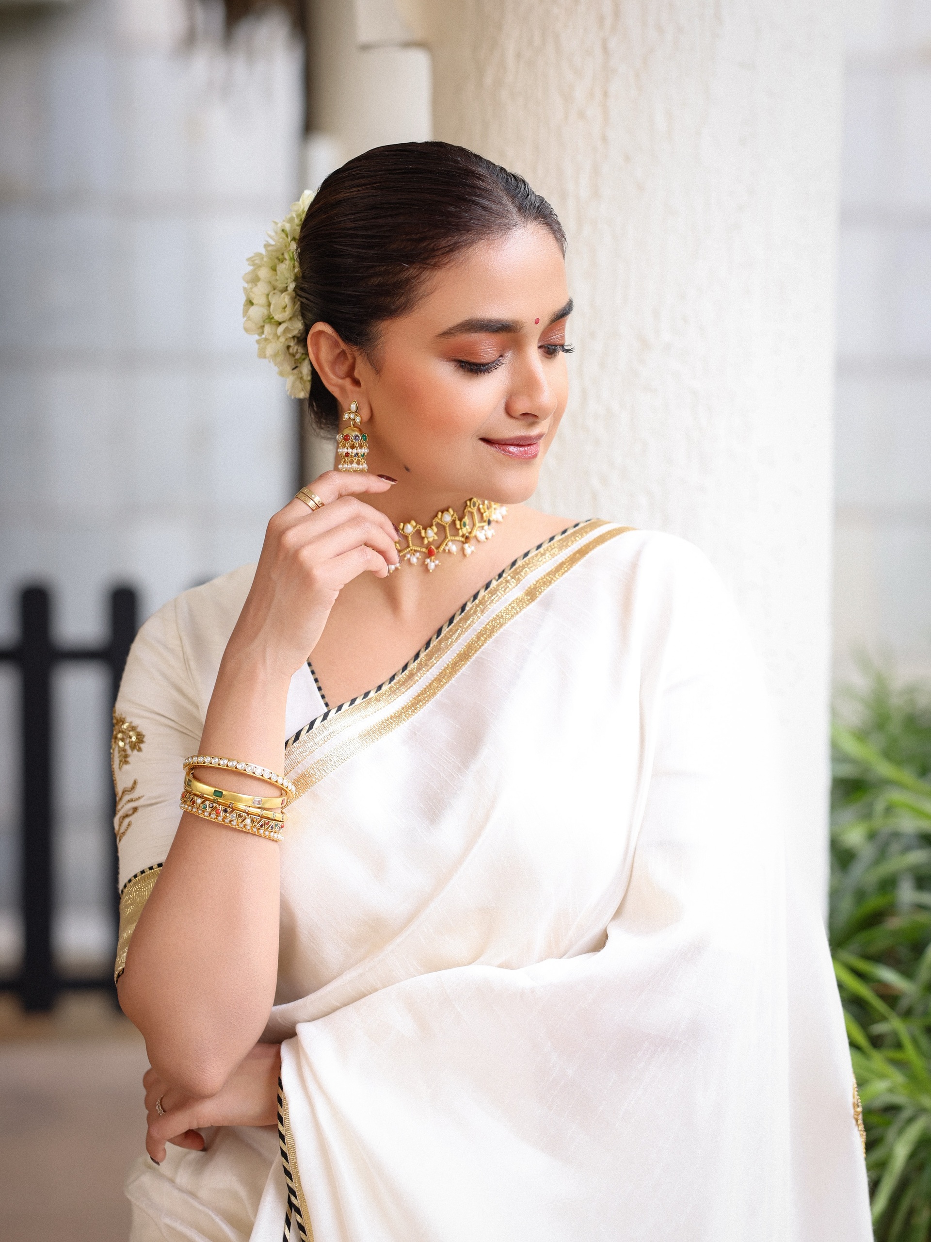 Actress Keerthi Suresh New Glam Stills Actress Keerthi Suresh New Glam Stills