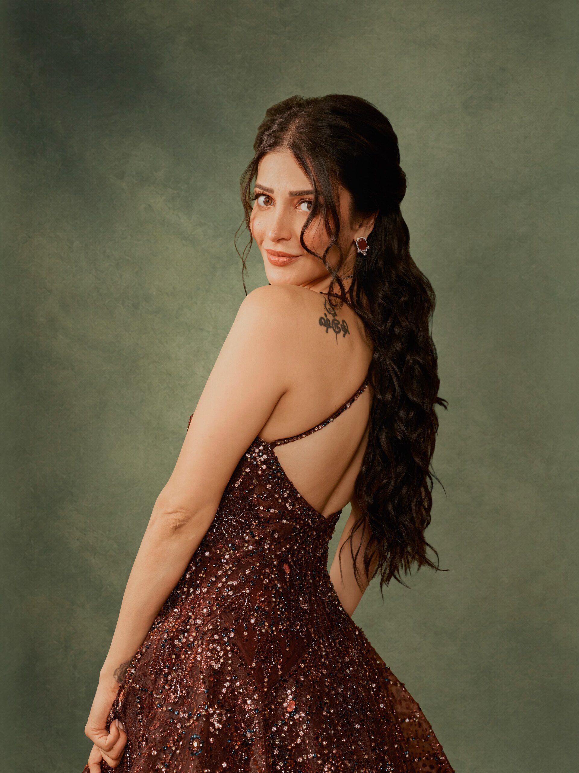 Actress Shruthi Hassan Latest Glam Stills Actress Shruthi Hassan Latest Glam Stills