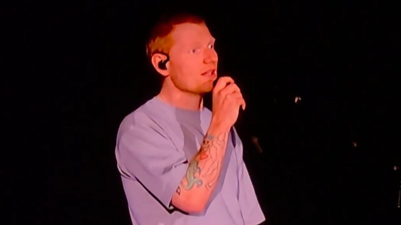 Ed Sheeran speaks at concert: "I've never wanted to be an activist musician" (Video) Ed Sheeran speaks at concert: "I've never wanted to be an activist musician" (Video)