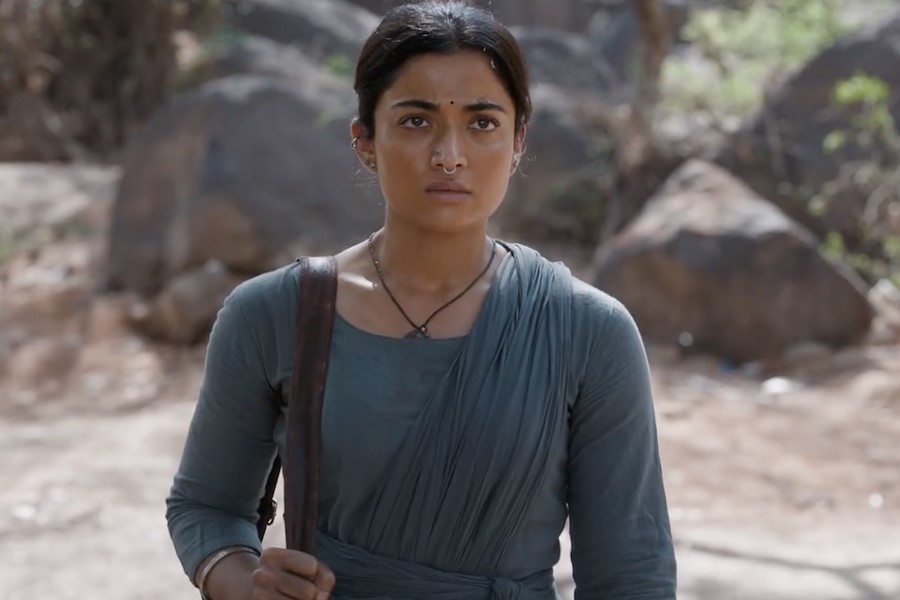 Mysaa Teaser Out: Rashmika Mandanna Turns Fierce Gond Warrior in High-Octane Action Thriller Mysaa Teaser Out: Rashmika Mandanna Turns Fierce Gond Warrior in High-Octane Action Thriller