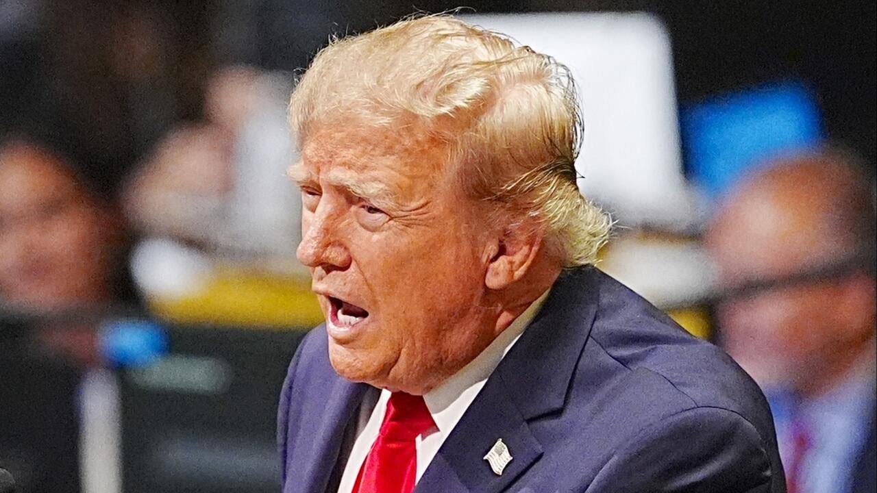 Trump rejects calls to rein in AI: "We're gonna encourage it" (Video)