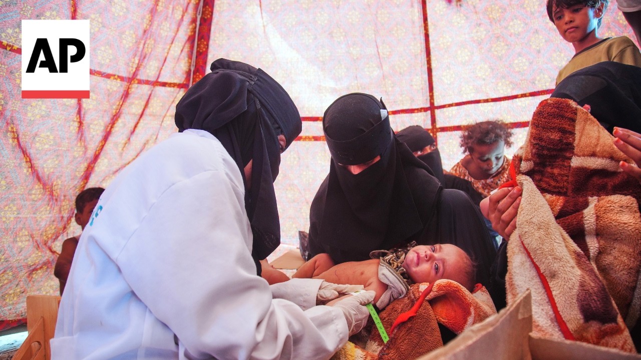 Aid teams arrive at Al-Firdaws camp in Yemen to help displaced people (Video)