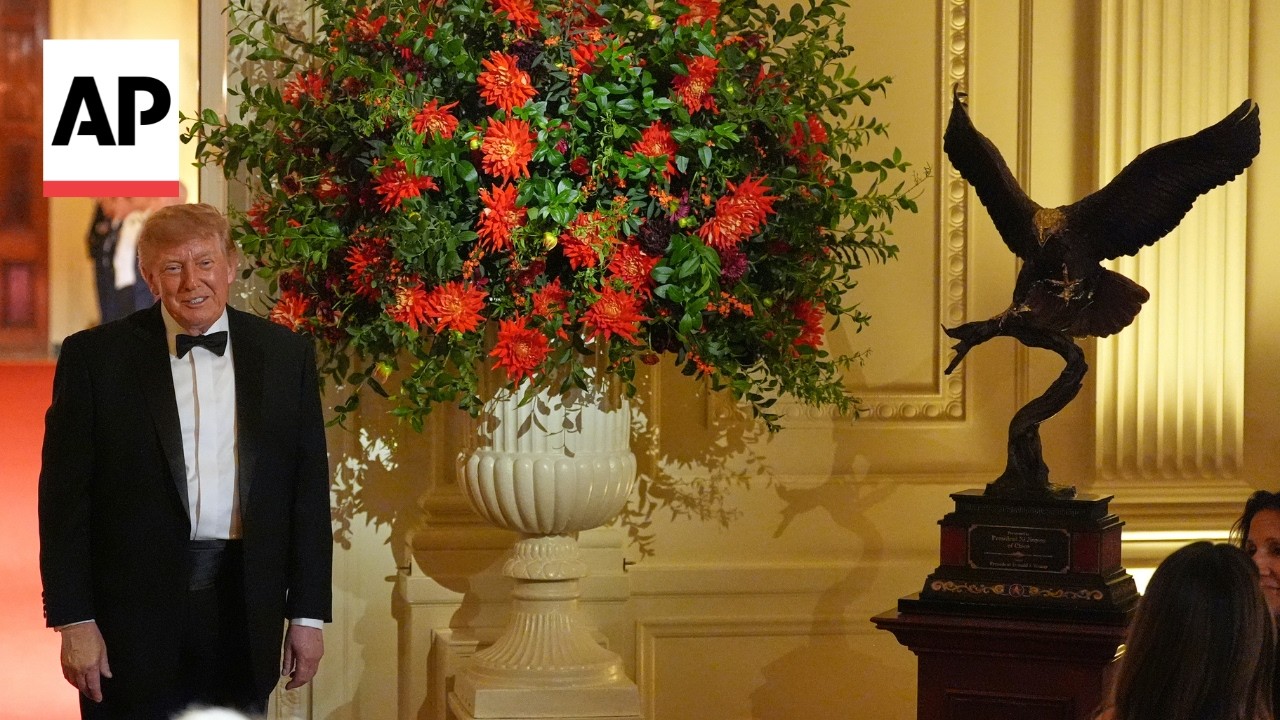 Trump gifts Xi Jinping an eagle statue during state dinner (Video)