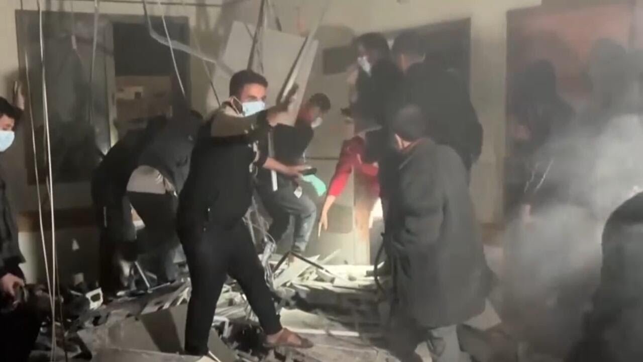 An inside look at the rising danger humanitarian aid workers see in combat zones (Video)