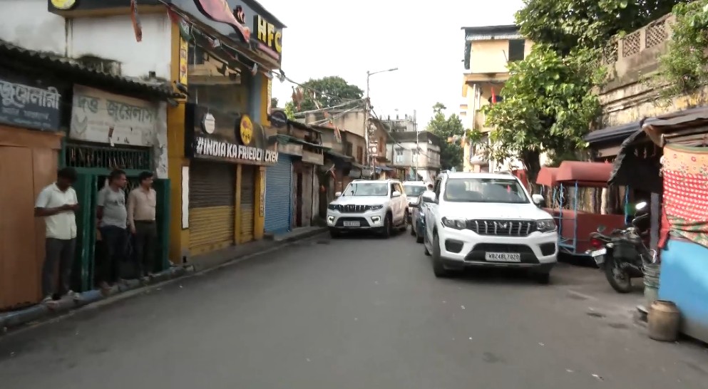Trinamool MLA Kunal Ghosh's car attacked en route to Mamata Banerjee rally in Hooghly