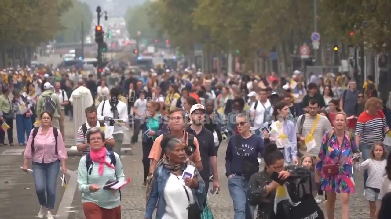 Pope Leo XIV prepares to celebrate a huge Mass in Place de la Concorde in Paris (Video)
