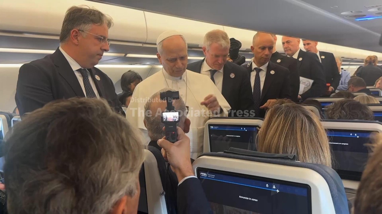 Pope Leo XIV declines to credit himself for White Sox playoff return (Video)