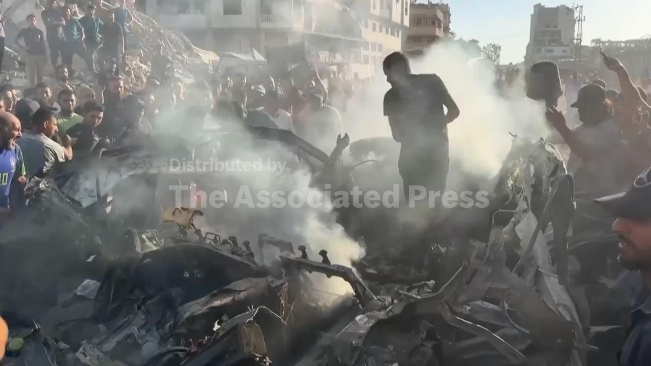 Airstrike on car in Gaza City kills one and injures several others (Video)