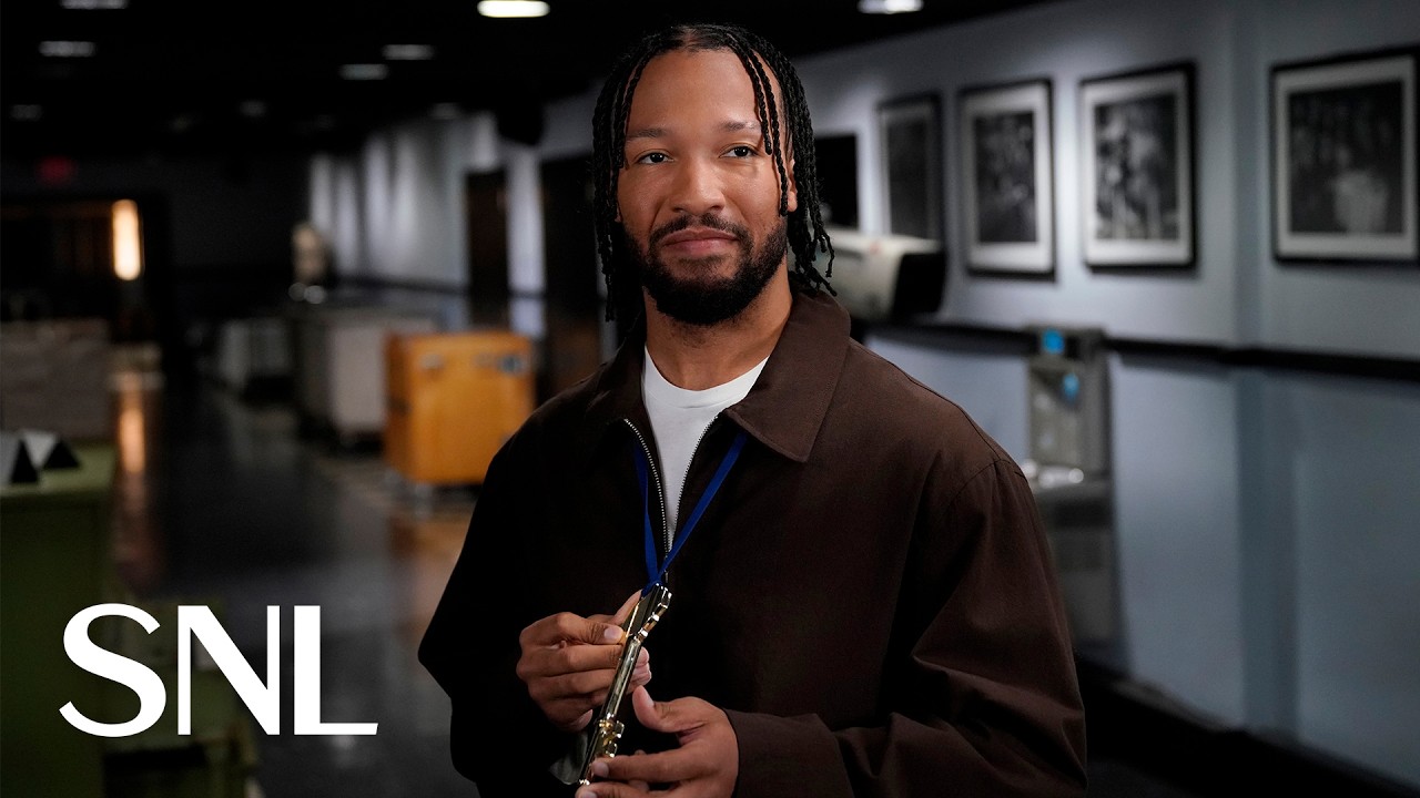Jalen Brunson Brings His Key To NYC To Unlock Studio 8H - SNL #HD (Video)