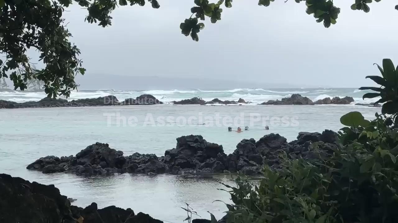 'Hunkered down' Hawaiians wait it out as Hurricane Nolo bears down on the area (Video)