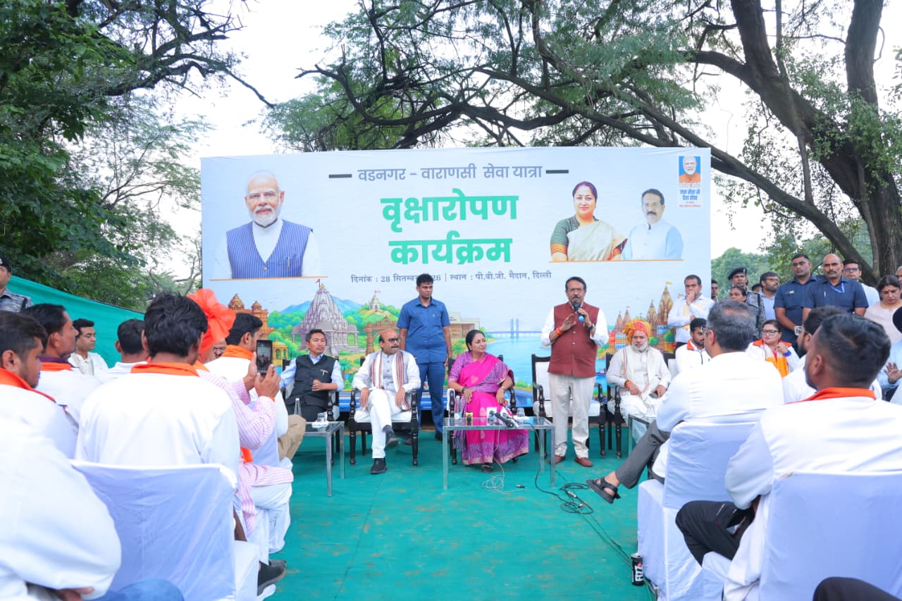 Delhi CM welcomes Vadnagar-to-Varanasi ‘Seva Sankalp Yatra’