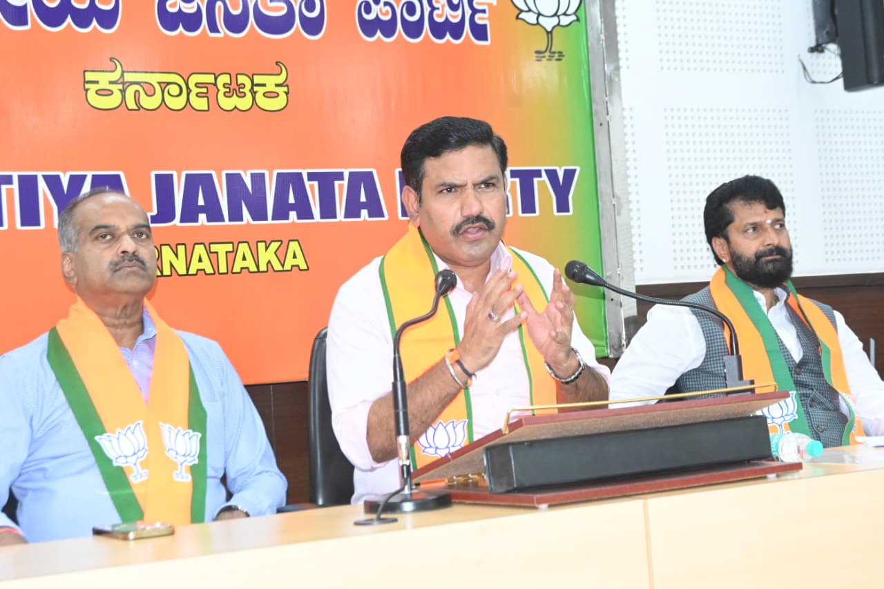 K'taka BJP chief urges Cong not to undermine public trust in EC; focus on drought situation