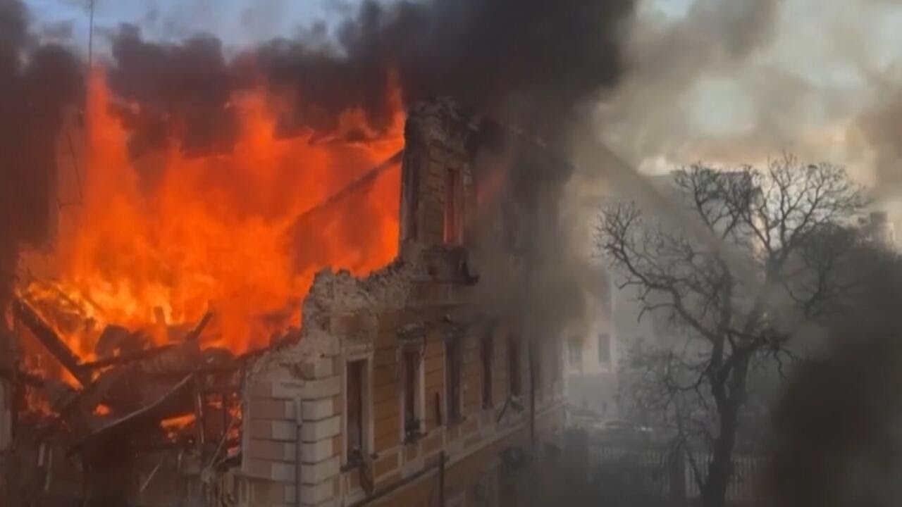 Russia continues daytime drone strikes in Kyiv (Video)
