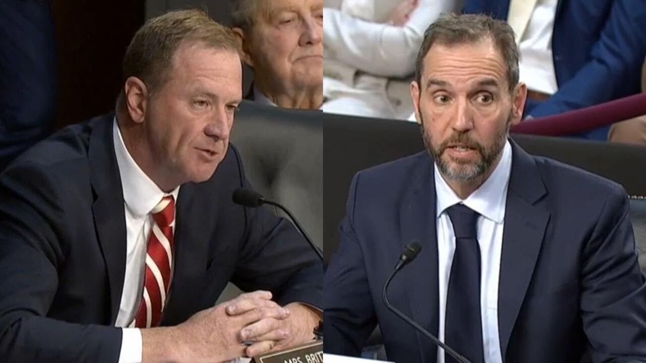 Watch: Sen. Schmitt appears to confuse basketball teams while calling Jack Smith a "dirtbag" (Video)