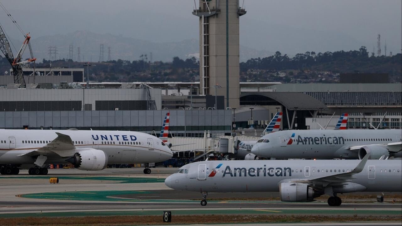 Airline CEO's on fuel prices pushing holiday airfares to 10-year high (Video)
