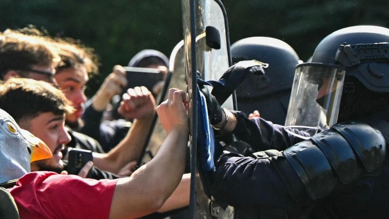 Protests in France as students demand better school conditions (Video)