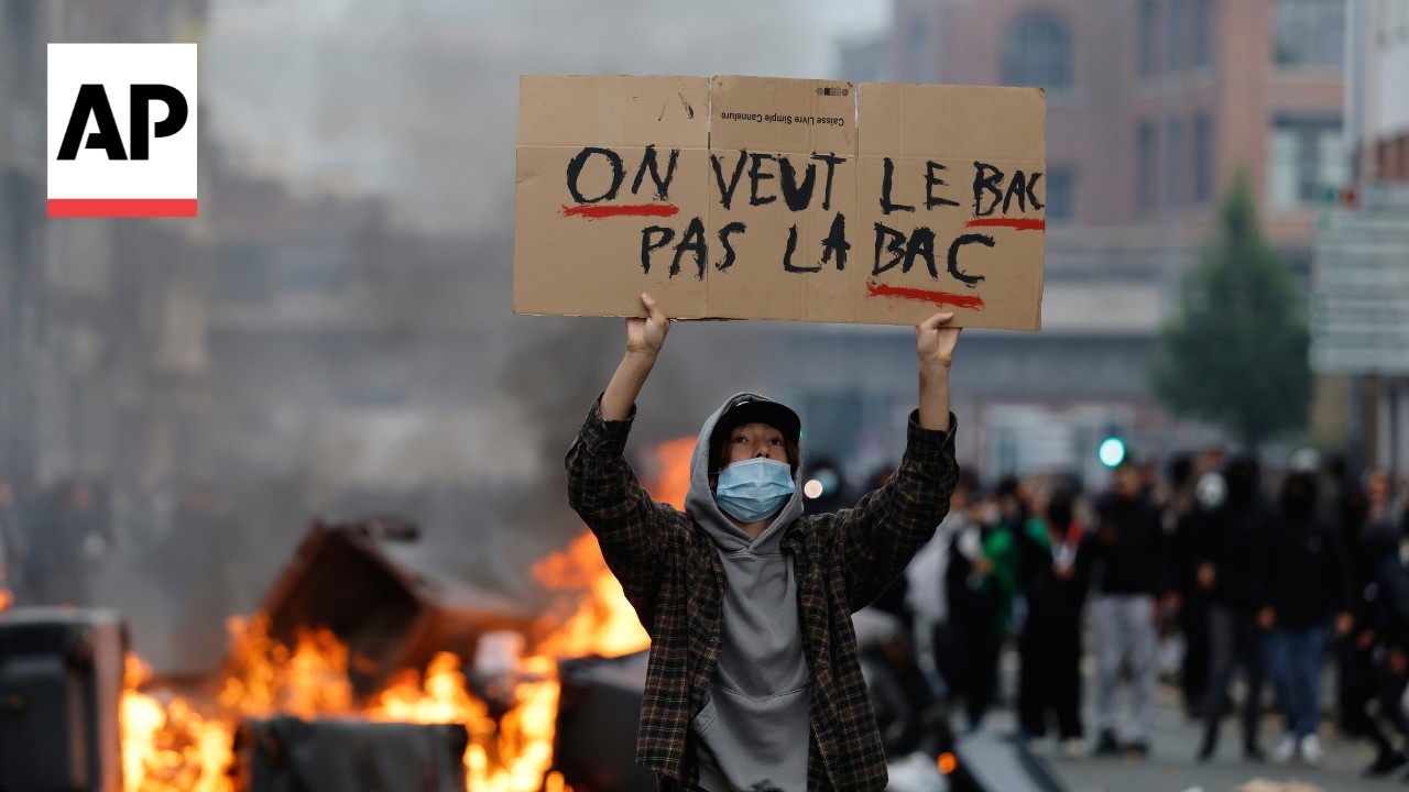 Police use tear gas to disperse students protesting in Paris (Video)