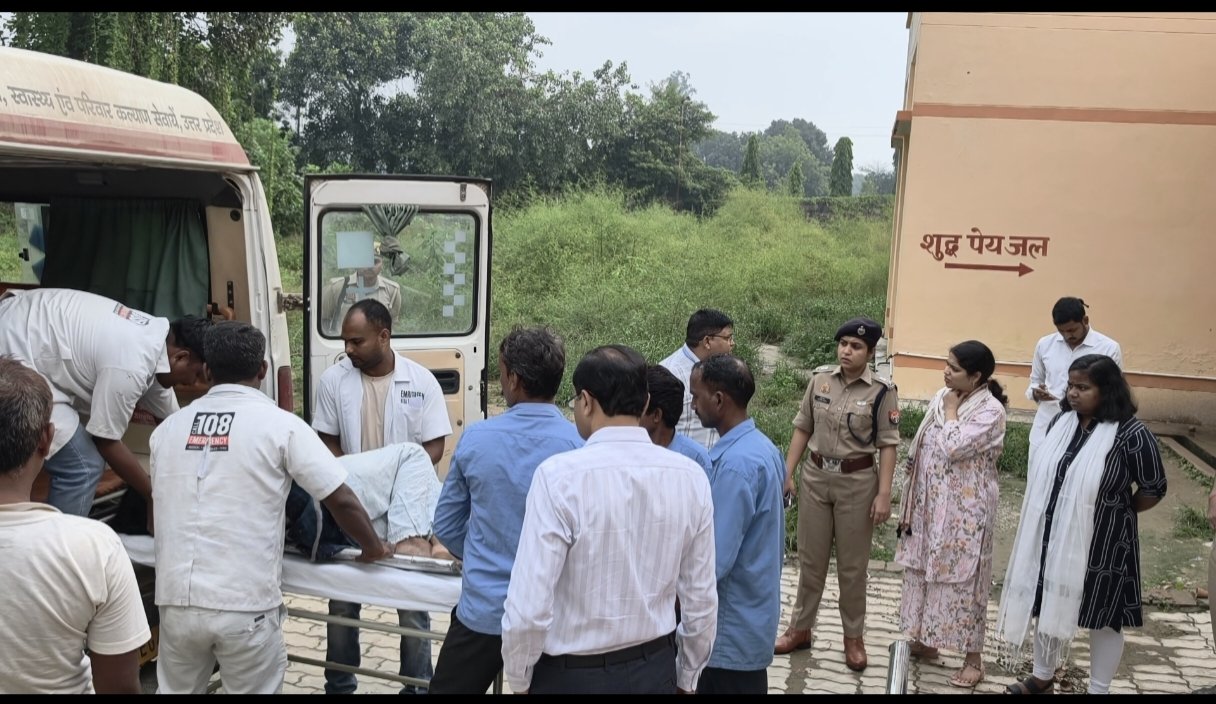 Four killed as bus collides with trailer in UP's Ambedkar Nagar