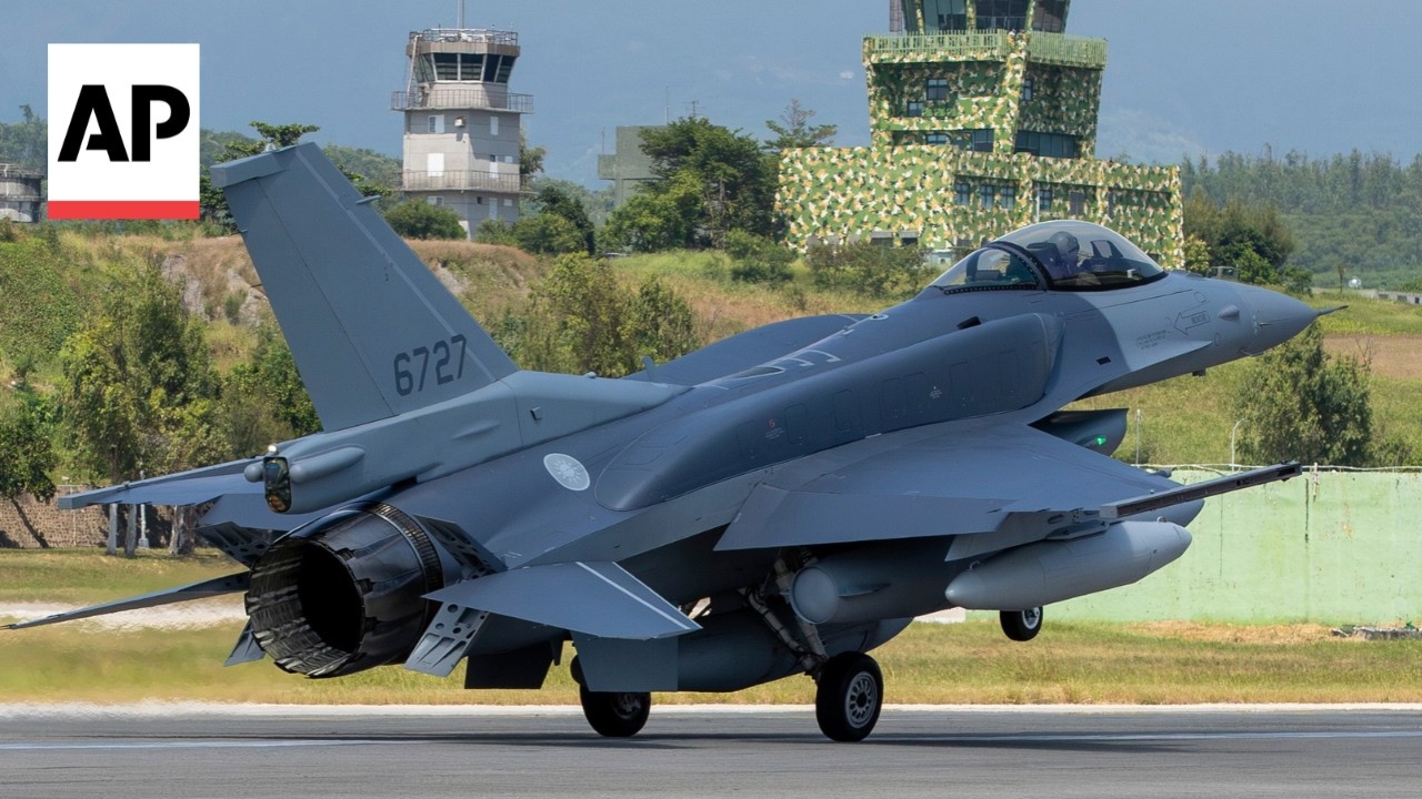 Taiwan receives the first 2 of 66 new F-16V fighter jets from the US (Video)