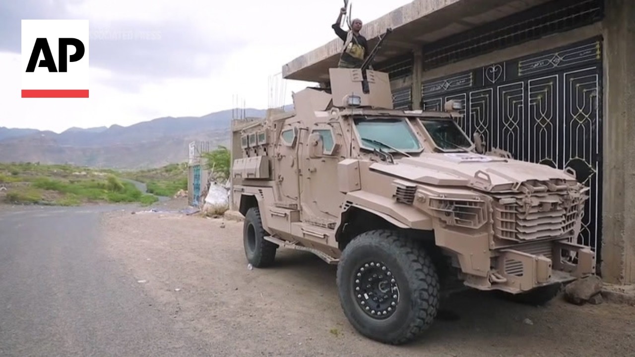 Yemen government forces seen in Taiz after clashes with Houthis (Video)