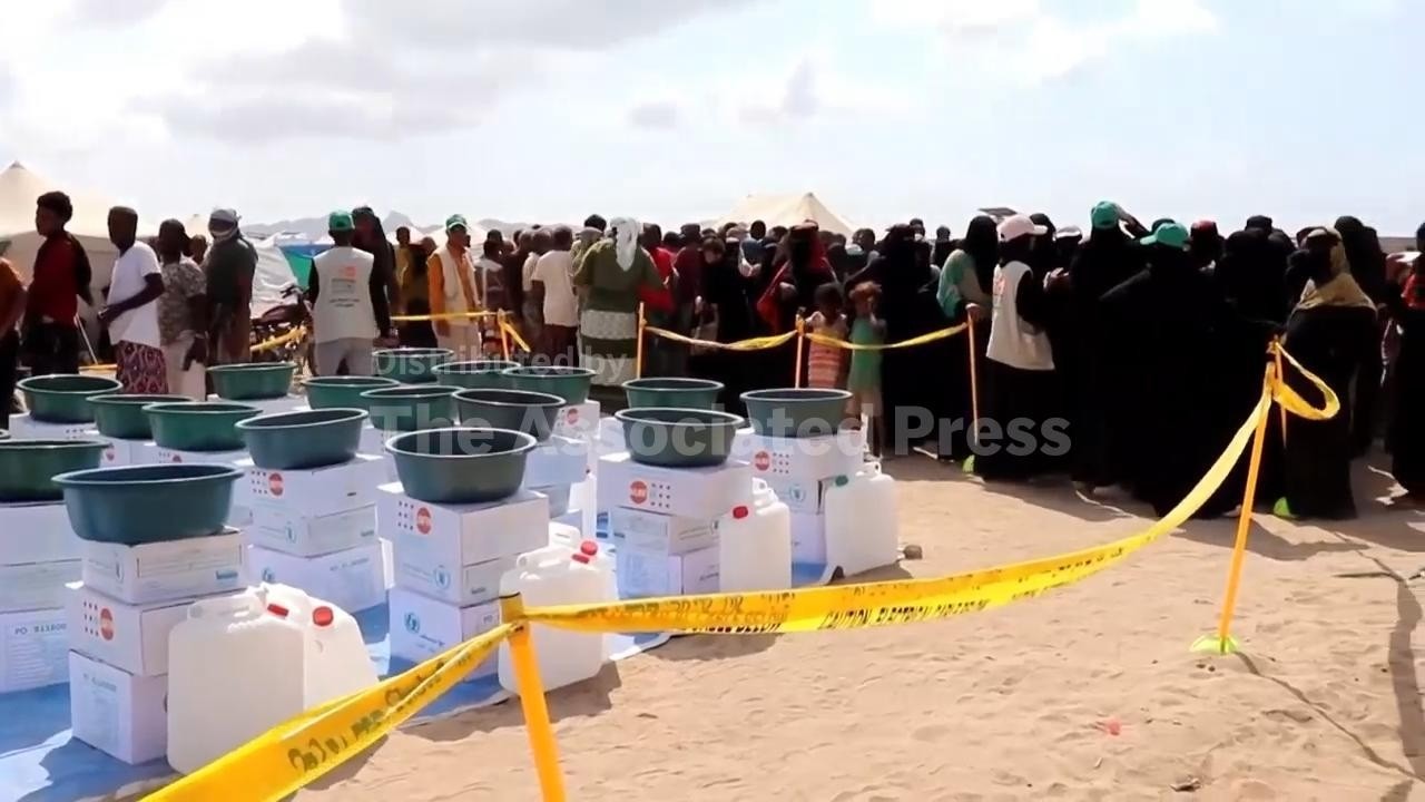 At least 150,000 people have fled their homes due to fighting in Yemen, UN says (Video)