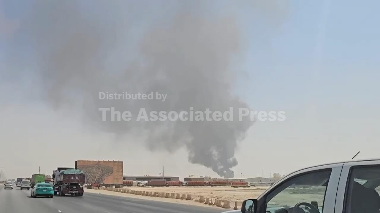 Plumes of dense black smoke seen in Riyadh amid fire in oil facility (Video)