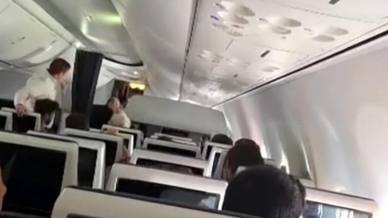 FlyDubai co-pilot had previously been fired from Oman Air for "extremist views," sources said (Video)