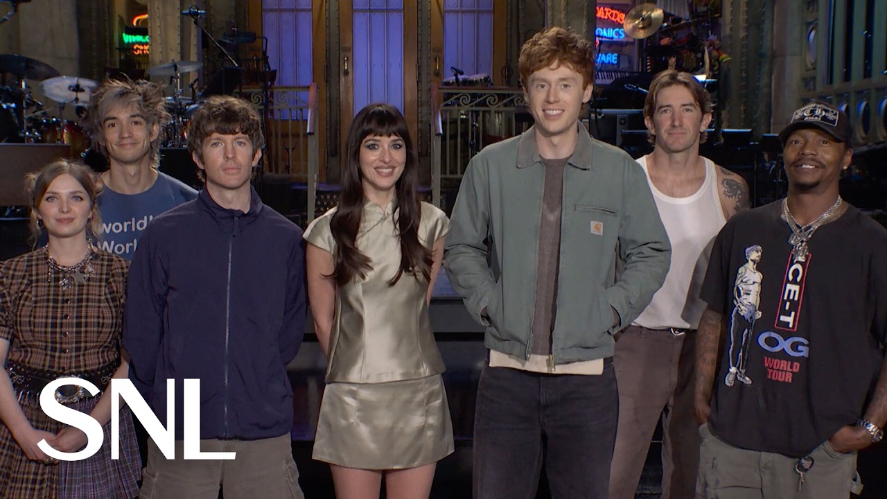 Dakota Johnson and Ben Marshall Are Ready to Thrash Out with Turnstile - SNL #HD (Video)