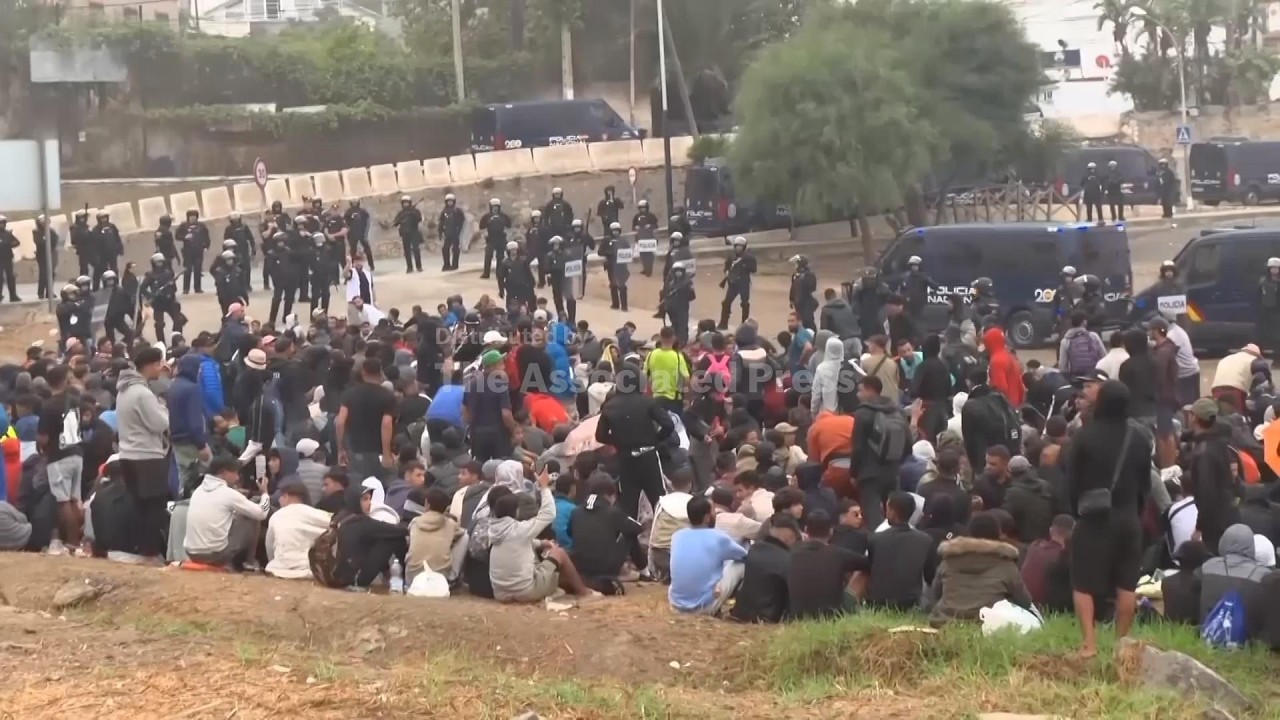 Police dismantle a settlement on Trampoline Beach in Ceuta (Video)